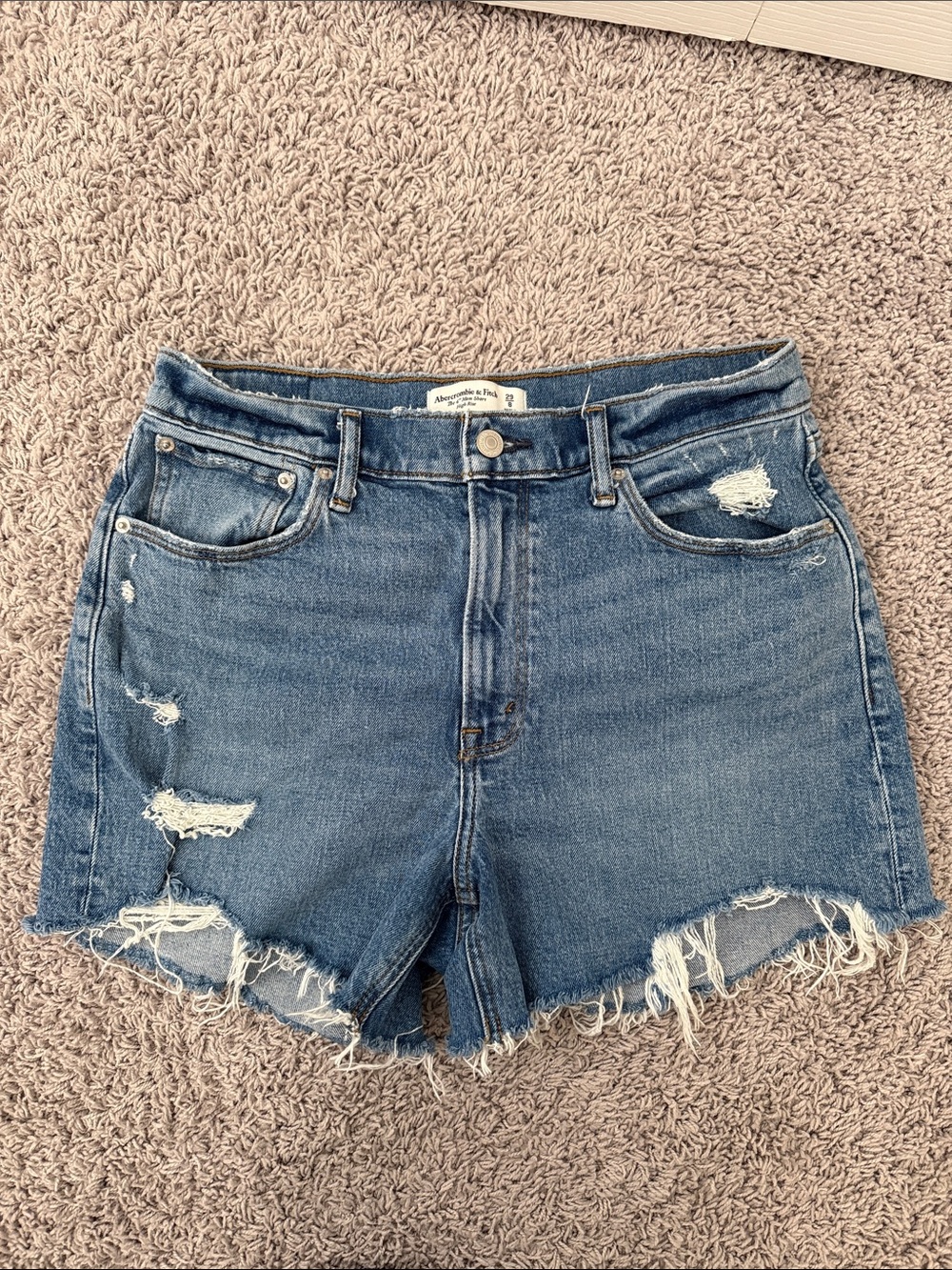 Abercrombie 4” Mom Short